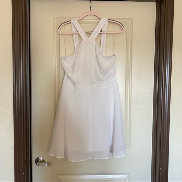 Charlotte Russe White Halter Neck Chiffon Dress - Picture 3 of 4